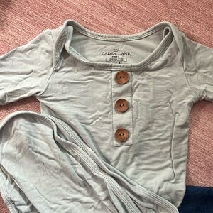 Caden Lane 0-3 Knot Gown